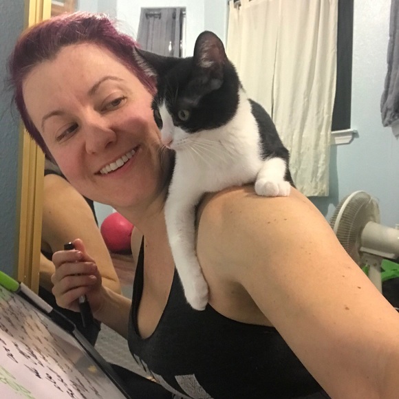 Meet your Posher, Hannah - Picture 3 of 8